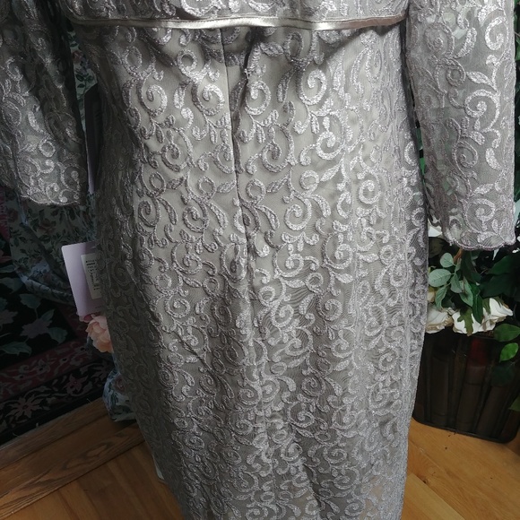 EMBROIDERED LACE DRESS WITH BOLERO JACKET SZ 16 - Picture 10 of 12